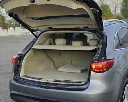 Серый Инфинити QX70, объемом двигателя 3.7 л и пробегом 82 тыс. км за 19400 $, фото 5 на Automoto.ua