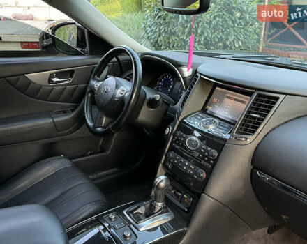Серый Инфинити QX70, объемом двигателя 3.7 л и пробегом 135 тыс. км за 18500 $, фото 19 на Automoto.ua