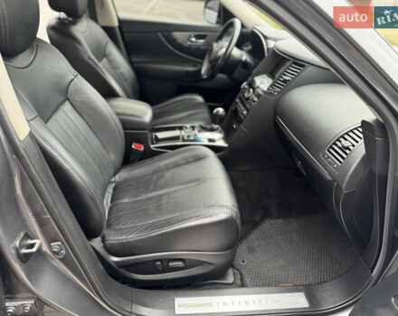 Серый Инфинити QX70, объемом двигателя 3.7 л и пробегом 108 тыс. км за 19999 $, фото 39 на Automoto.ua