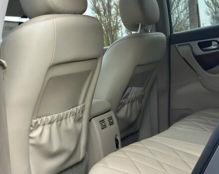Серый Инфинити QX70, объемом двигателя 3.7 л и пробегом 82 тыс. км за 18999 $, фото 10 на Automoto.ua