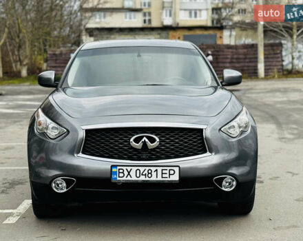 Серый Инфинити QX70, объемом двигателя 3.7 л и пробегом 108 тыс. км за 19999 $, фото 3 на Automoto.ua