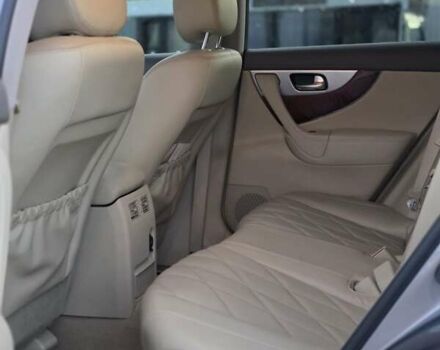 Серый Инфинити QX70, объемом двигателя 3.7 л и пробегом 82 тыс. км за 19400 $, фото 6 на Automoto.ua