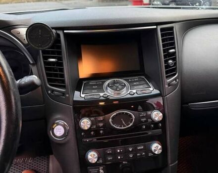 Серый Инфинити QX70, объемом двигателя 3.7 л и пробегом 135 тыс. км за 19999 $, фото 19 на Automoto.ua