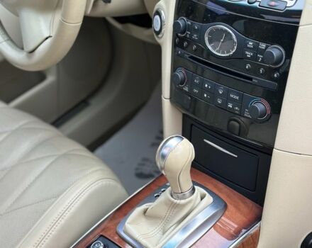 Серый Инфинити QX70, объемом двигателя 3.7 л и пробегом 82 тыс. км за 18999 $, фото 12 на Automoto.ua