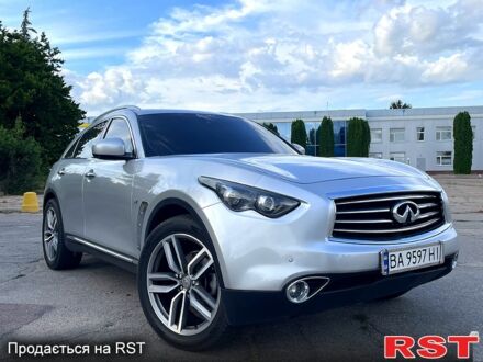 Сірий Інфініті QX70, об'ємом двигуна 3.7 л та пробігом 104 тис. км за 16700 $, фото 1 на Automoto.ua