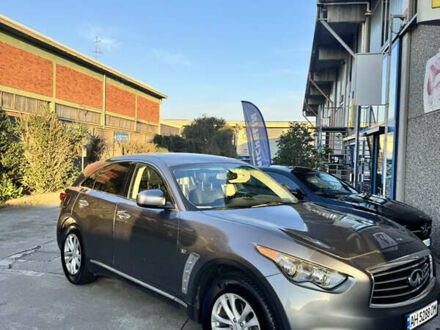 Сірий Інфініті QX70, об'ємом двигуна 3.7 л та пробігом 179 тис. км за 16500 $, фото 1 на Automoto.ua