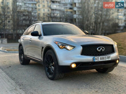 Інфініті QX70 2016 у Дніпро (Дніпропетровську) на Automoto.ua Сірий Інфініті QX70, об'ємом двигуна 3.7 л та пробігом 120 тис. км за 19000 $, фото 1 на Automoto.ua