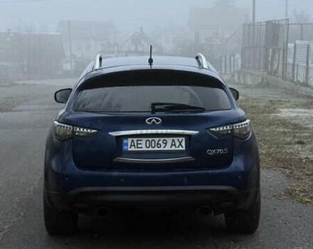 Синий Инфинити QX70, объемом двигателя 3.7 л и пробегом 95 тыс. км за 16800 $, фото 4 на Automoto.ua