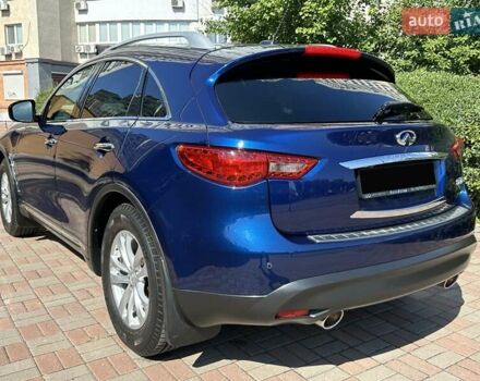 Синий Инфинити QX70, объемом двигателя 3.7 л и пробегом 197 тыс. км за 15555 $, фото 9 на Automoto.ua