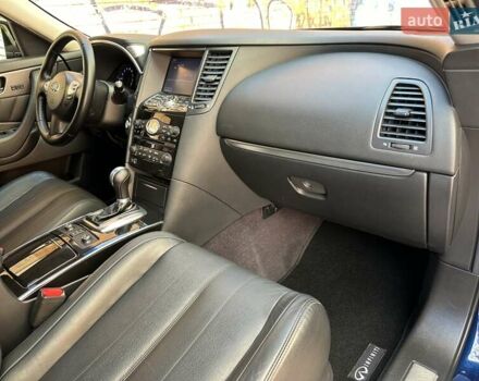 Синий Инфинити QX70, объемом двигателя 3.7 л и пробегом 197 тыс. км за 15555 $, фото 16 на Automoto.ua