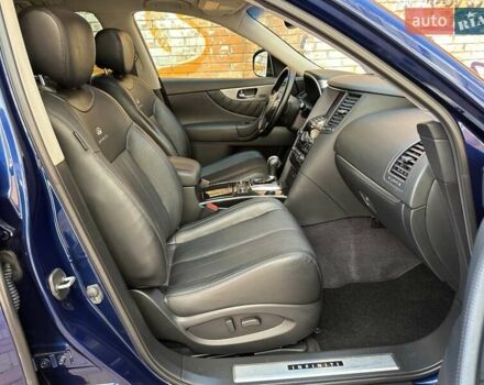 Синий Инфинити QX70, объемом двигателя 3.7 л и пробегом 197 тыс. км за 15555 $, фото 17 на Automoto.ua