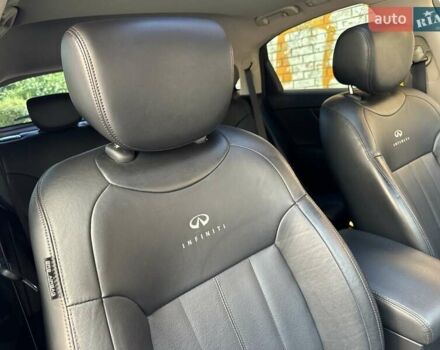 Синий Инфинити QX70, объемом двигателя 3.7 л и пробегом 197 тыс. км за 15555 $, фото 3 на Automoto.ua