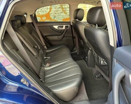 Синий Инфинити QX70, объемом двигателя 3.7 л и пробегом 197 тыс. км за 15555 $, фото 18 на Automoto.ua