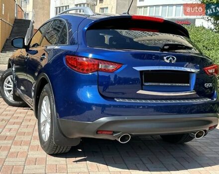 Синий Инфинити QX70, объемом двигателя 3.7 л и пробегом 197 тыс. км за 15555 $, фото 1 на Automoto.ua