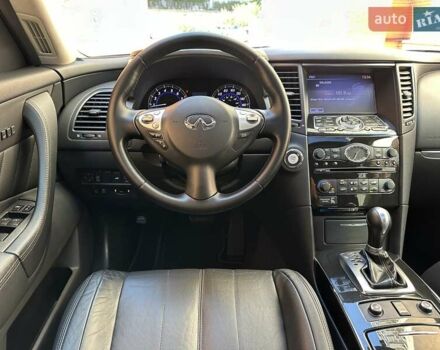 Синий Инфинити QX70, объемом двигателя 3.7 л и пробегом 197 тыс. км за 15555 $, фото 21 на Automoto.ua