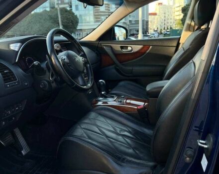 Синій Інфініті QX70, об'ємом двигуна 3 л та пробігом 157 тис. км за 17950 $, фото 12 на Automoto.ua