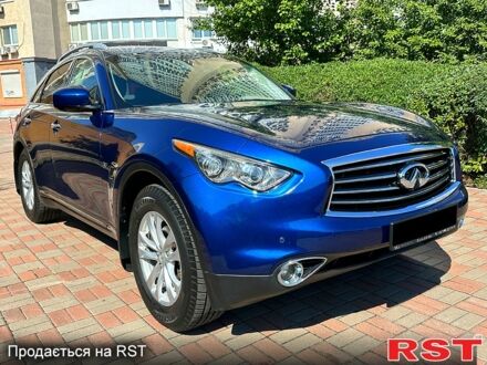 Синий Инфинити QX70, объемом двигателя 3.7 л и пробегом 197 тыс. км за 15555 $, фото 1 на Automoto.ua