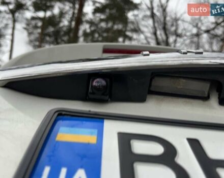 Белый Инфинити QX80, объемом двигателя 5.6 л и пробегом 202 тыс. км за 18800 $, фото 2 на Automoto.ua