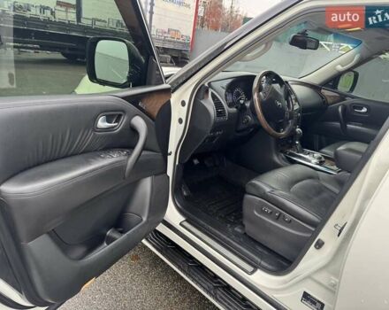 Білий Інфініті QX80, об'ємом двигуна 5.55 л та пробігом 201 тис. км за 17999 $, фото 14 на Automoto.ua