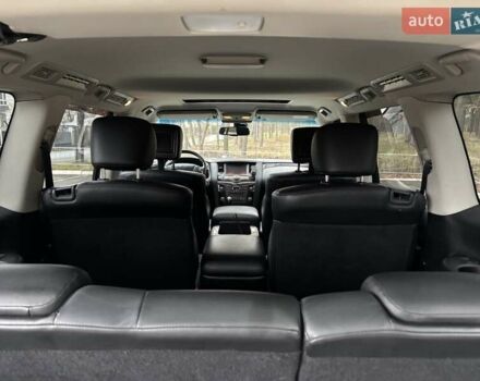 Белый Инфинити QX80, объемом двигателя 5.6 л и пробегом 202 тыс. км за 18800 $, фото 5 на Automoto.ua