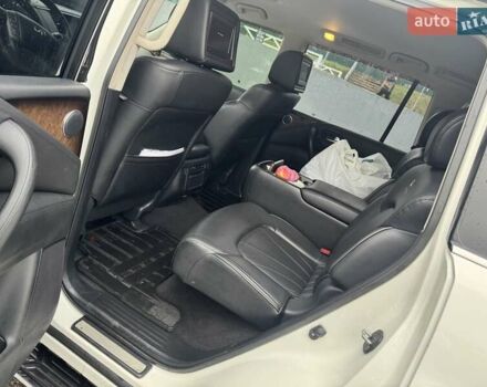 Білий Інфініті QX80, об'ємом двигуна 5.55 л та пробігом 201 тис. км за 17999 $, фото 16 на Automoto.ua
