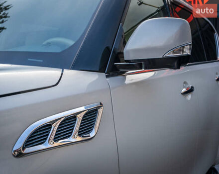Белый Инфинити QX80, объемом двигателя 5.55 л и пробегом 81 тыс. км за 25000 $, фото 20 на Automoto.ua