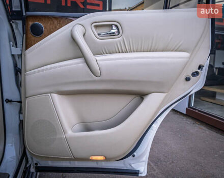 Белый Инфинити QX80, объемом двигателя 5.55 л и пробегом 81 тыс. км за 25000 $, фото 33 на Automoto.ua