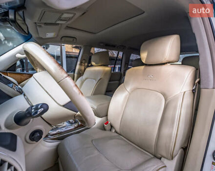 Белый Инфинити QX80, объемом двигателя 5.55 л и пробегом 81 тыс. км за 25000 $, фото 35 на Automoto.ua