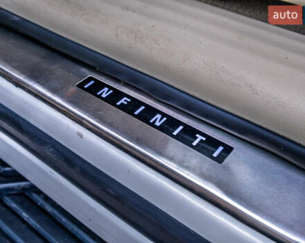Белый Инфинити QX80, объемом двигателя 5.55 л и пробегом 81 тыс. км за 25000 $, фото 41 на Automoto.ua