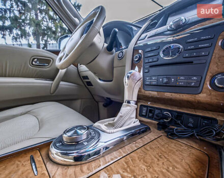 Белый Инфинити QX80, объемом двигателя 5.55 л и пробегом 81 тыс. км за 25000 $, фото 38 на Automoto.ua