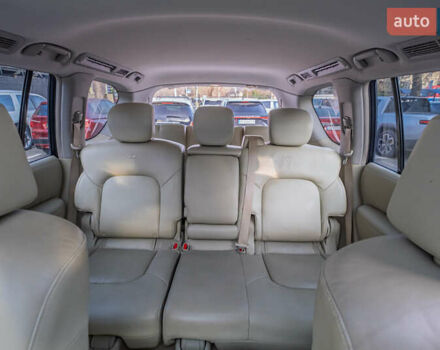 Белый Инфинити QX80, объемом двигателя 5.55 л и пробегом 81 тыс. км за 25000 $, фото 29 на Automoto.ua