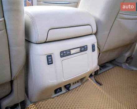 Белый Инфинити QX80, объемом двигателя 5.55 л и пробегом 81 тыс. км за 25000 $, фото 39 на Automoto.ua