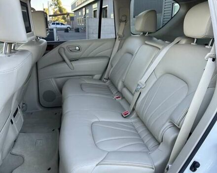 Белый Инфинити QX80, объемом двигателя 5.55 л и пробегом 48 тыс. км за 29900 $, фото 40 на Automoto.ua