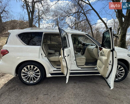 Белый Инфинити QX80, объемом двигателя 5.6 л и пробегом 162 тыс. км за 28800 $, фото 8 на Automoto.ua