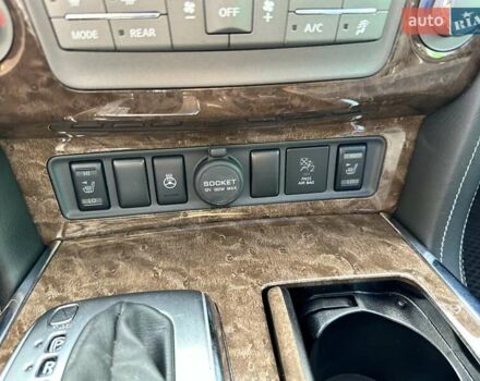 Белый Инфинити QX80, объемом двигателя 5.55 л и пробегом 44 тыс. км за 33000 $, фото 16 на Automoto.ua