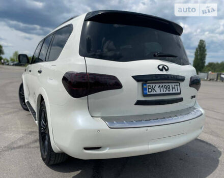 Белый Инфинити QX80, объемом двигателя 5.6 л и пробегом 13 тыс. км за 27000 $, фото 8 на Automoto.ua