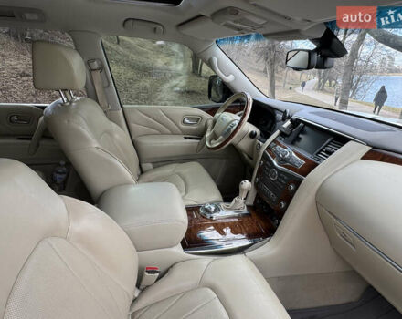 Белый Инфинити QX80, объемом двигателя 5.6 л и пробегом 162 тыс. км за 28800 $, фото 11 на Automoto.ua