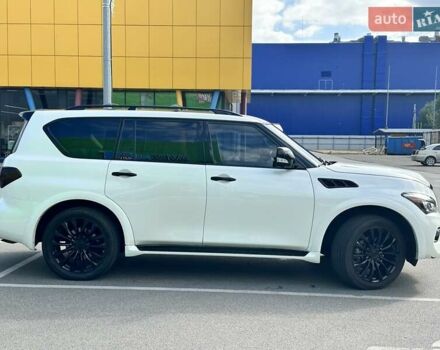 Белый Инфинити QX80, объемом двигателя 5.55 л и пробегом 44 тыс. км за 33000 $, фото 2 на Automoto.ua