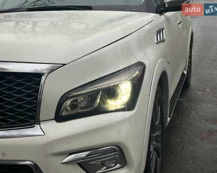Белый Инфинити QX80, объемом двигателя 5.6 л и пробегом 172 тыс. км за 22990 $, фото 4 на Automoto.ua