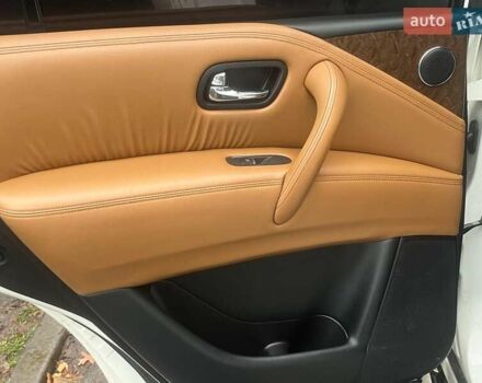 Белый Инфинити QX80, объемом двигателя 5.6 л и пробегом 172 тыс. км за 22990 $, фото 27 на Automoto.ua