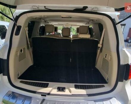 Белый Инфинити QX80, объемом двигателя 5.6 л и пробегом 75 тыс. км за 44000 $, фото 18 на Automoto.ua