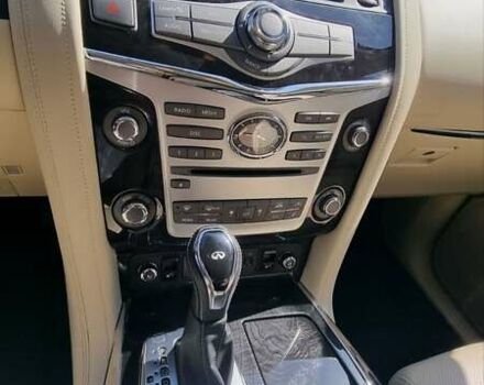 Белый Инфинити QX80, объемом двигателя 5.6 л и пробегом 75 тыс. км за 44000 $, фото 13 на Automoto.ua