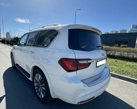 Белый Инфинити QX80, объемом двигателя 5.55 л и пробегом 47 тыс. км за 46000 $, фото 3 на Automoto.ua