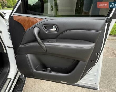 Білий Інфініті QX80, об'ємом двигуна 5.55 л та пробігом 117 тис. км за 30999 $, фото 43 на Automoto.ua