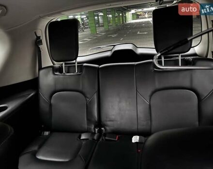 Белый Инфинити QX80, объемом двигателя 5.55 л и пробегом 57 тыс. км за 44000 $, фото 47 на Automoto.ua