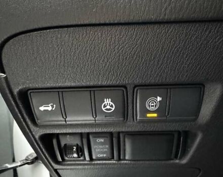 Белый Инфинити QX80, объемом двигателя 5.55 л и пробегом 57 тыс. км за 44000 $, фото 37 на Automoto.ua