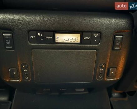 Белый Инфинити QX80, объемом двигателя 5.55 л и пробегом 57 тыс. км за 44000 $, фото 40 на Automoto.ua