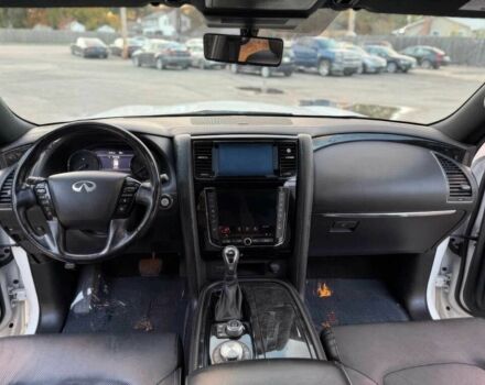 Белый Инфинити QX80, объемом двигателя 5.6 л и пробегом 42 тыс. км за 15000 $, фото 8 на Automoto.ua