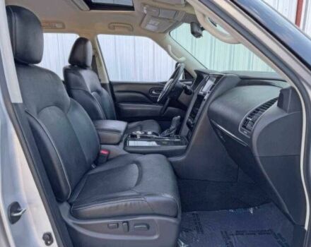 Білий Інфініті QX80, об'ємом двигуна 5.6 л та пробігом 45 тис. км за 15000 $, фото 13 на Automoto.ua