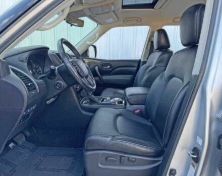 Білий Інфініті QX80, об'ємом двигуна 5.6 л та пробігом 45 тис. км за 15000 $, фото 14 на Automoto.ua